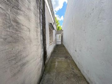 CASA EN VENTA EN LA PLATA TRES DORMITORIOS PATIO