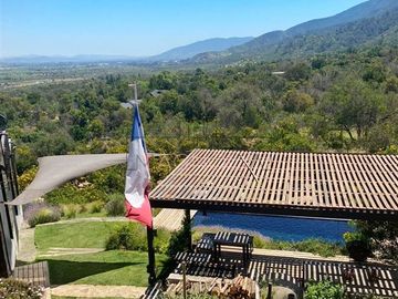 Casa en Venta en CONDOMINIO ALTOS DE OLMUE