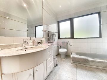 Casa en Venta en Club de Golf La Dehesa/Colegio el Huinganal