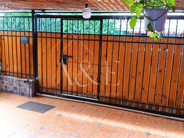 Casa en Venta en Entre Av. José Joaquín Pérez con Av. La Estrella