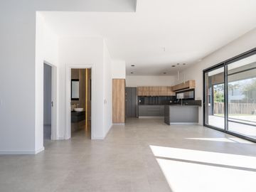 VENTA, CASA A ESTRENAR, GREENVILLE POLO & RESORT