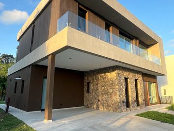 VENTA, CASA A ESTRENAR, GREENVILLE POLO & RESORT