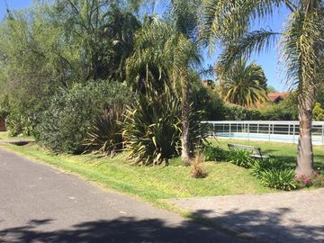 Casa a la venta en Banco Provincia Country Club