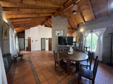 Casa en Venta Club de Campo los Quinchos - APTO CREDITO