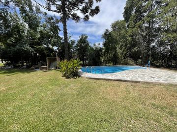 Casa en Venta Club de Campo los Quinchos - APTO CREDITO