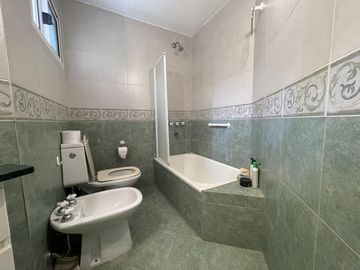 Casa en Venta Club de Campo los Quinchos - APTO CREDITO