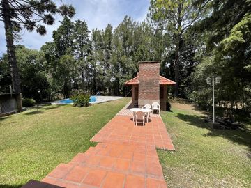 Casa en Venta Club de Campo los Quinchos - APTO CREDITO