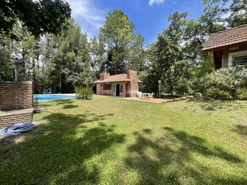 Casa en Venta Club de Campo los Quinchos - APTO CREDITO