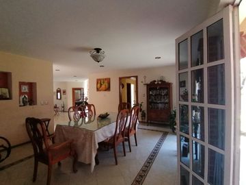 Se Vende Casasa en Carretas, Gran Ubicación, 4 Recamaras, 5.5 Baños, Cto de Serv