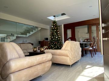 Casa en venta en Atlixco, a unos metros de la Aldea con alberca y 4 recámaras