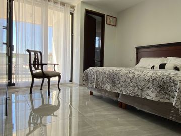 Casa en venta en Atlixco, a unos metros de la Aldea con alberca y 4 recámaras
