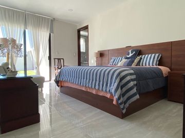 Casa en venta en Atlixco, a unos metros de la Aldea con alberca y 4 recámaras