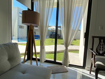Casa en venta en Atlixco, a unos metros de la Aldea con alberca y 4 recámaras