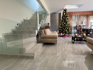 Casa en venta en Atlixco, a unos metros de la Aldea con alberca y 4 recámaras