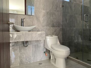 Casa en venta en Atlixco, a unos metros de la Aldea con alberca y 4 recámaras