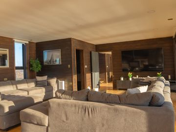 PARCELA CON CASA VISTA DIRECTA PRIMERA LINEA FRENTE AL MAR