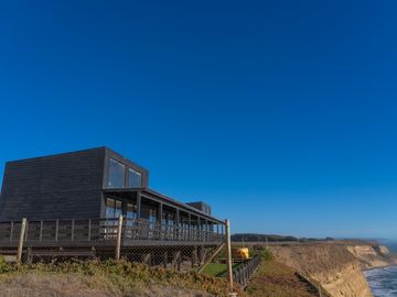 PARCELA CON CASA VISTA DIRECTA PRIMERA LINEA FRENTE AL MAR