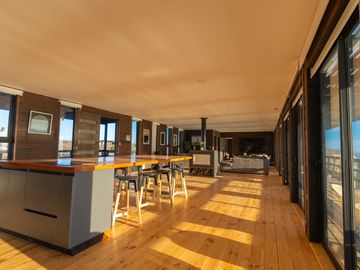 PARCELA CON CASA VISTA DIRECTA PRIMERA LINEA FRENTE AL MAR