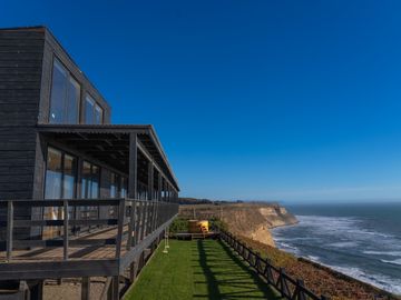 PARCELA CON CASA VISTA DIRECTA PRIMERA LINEA FRENTE AL MAR