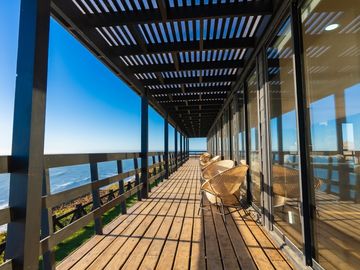 PARCELA CON CASA VISTA DIRECTA PRIMERA LINEA FRENTE AL MAR