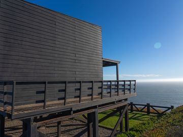 PARCELA CON CASA VISTA DIRECTA PRIMERA LINEA FRENTE AL MAR