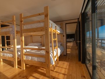 PARCELA CON CASA VISTA DIRECTA PRIMERA LINEA FRENTE AL MAR