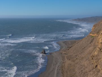 PARCELA CON CASA VISTA DIRECTA PRIMERA LINEA FRENTE AL MAR