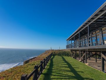 PARCELA CON CASA VISTA DIRECTA PRIMERA LINEA FRENTE AL MAR