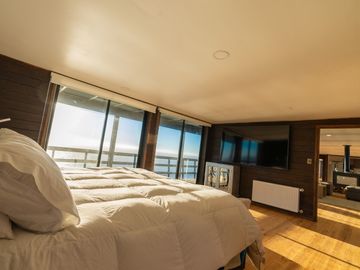 PARCELA CON CASA VISTA DIRECTA PRIMERA LINEA FRENTE AL MAR