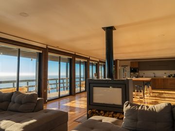 PARCELA CON CASA VISTA DIRECTA PRIMERA LINEA FRENTE AL MAR