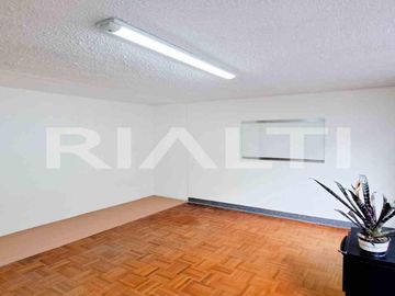 Casa rentera de venta, sector El Batán centro norte de Quito