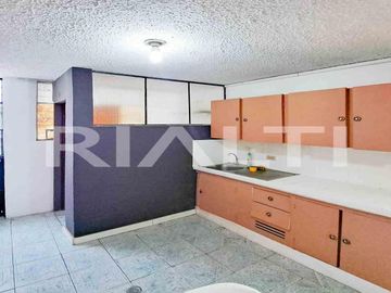 Casa rentera de venta, sector El Batán centro norte de Quito