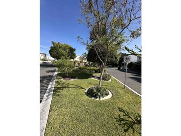 VENTA CASA EN ESQUINA RESIDENCIAL ANDREA  CANDILES QUERETARO