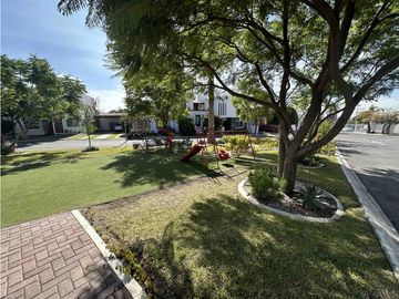 VENTA CASA EN ESQUINA RESIDENCIAL ANDREA  CANDILES QUERETARO