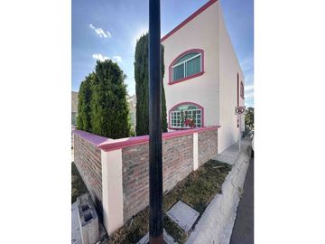 VENTA CASA EN ESQUINA RESIDENCIAL ANDREA  CANDILES QUERETARO