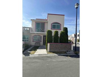 VENTA CASA EN ESQUINA RESIDENCIAL ANDREA  CANDILES QUERETARO