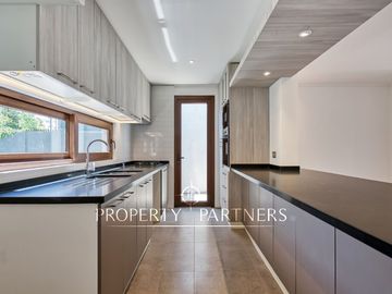 ¡ESPECTACULAR!, moderno y luminoso Townhouse año 2023, ubicado en barrio residencial, Padre Errázuriz