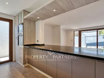 ¡ESPECTACULAR!, moderno y luminoso Townhouse año 2023, ubicado en barrio residencial, Padre Errázuriz