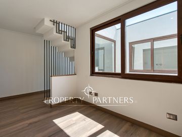 ¡ESPECTACULAR!, moderno y luminoso Townhouse año 2023, ubicado en barrio residencial, Padre Errázuriz