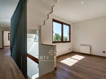 ¡ESPECTACULAR!, moderno y luminoso Townhouse año 2023, ubicado en barrio residencial, Padre Errázuriz