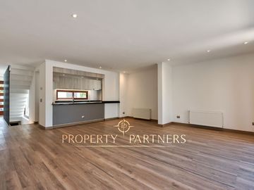 ¡ESPECTACULAR!, moderno y luminoso Townhouse año 2023, ubicado en barrio residencial, Padre Errázuriz