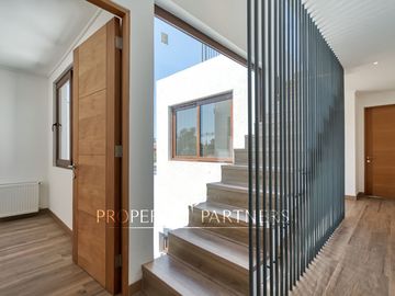 ¡ESPECTACULAR!, moderno y luminoso Townhouse año 2023, ubicado en barrio residencial, Padre Errázuriz