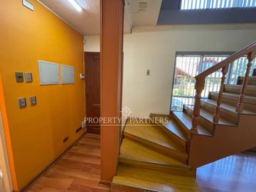 Se vende gran oficina en  sector Av Alemania