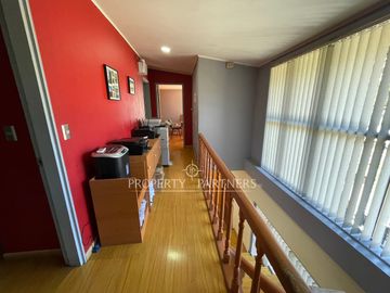 Se vende gran oficina en  sector Av Alemania
