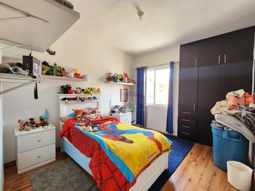 Casa en venta en Toluca, en fraccionamiento con amenidades y amplios espacios