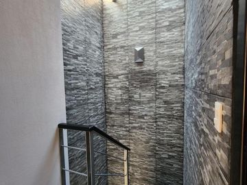 Casa en venta en Toluca, en fraccionamiento con amenidades y amplios espacios