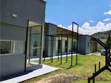Vendo hermosa casa en Parcelación Carolina del Norte