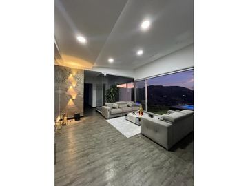 Vendo hermosa casa en Parcelación Carolina del Norte