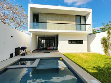 Venta de casa con 4 recámaras en Residencial Arbórea