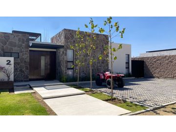 Casa En Venta Dentro De Fraccionamiento En Metepec Atlixco Puebla